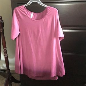 💕LULAROE Dusty rose colored Perfect t!